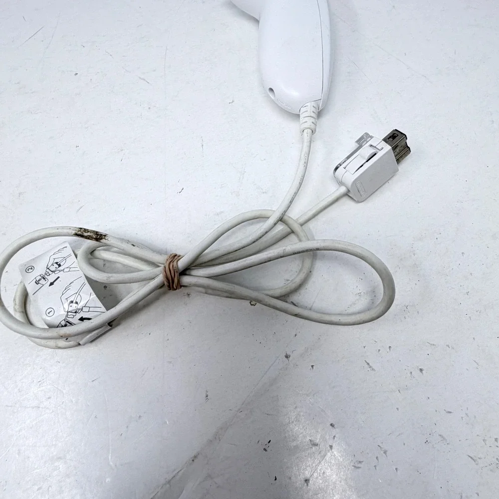 Official Nintendo Wii Nunchuck Controller White OEM RVL-004 Pair Lot of 2